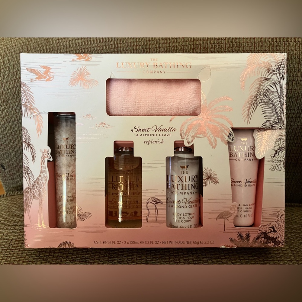 THE LUXURY BATHING COMPANY SWEET VANILLA & ALMOND GLAZE 5PC. REPLENISH SET. NEW.
